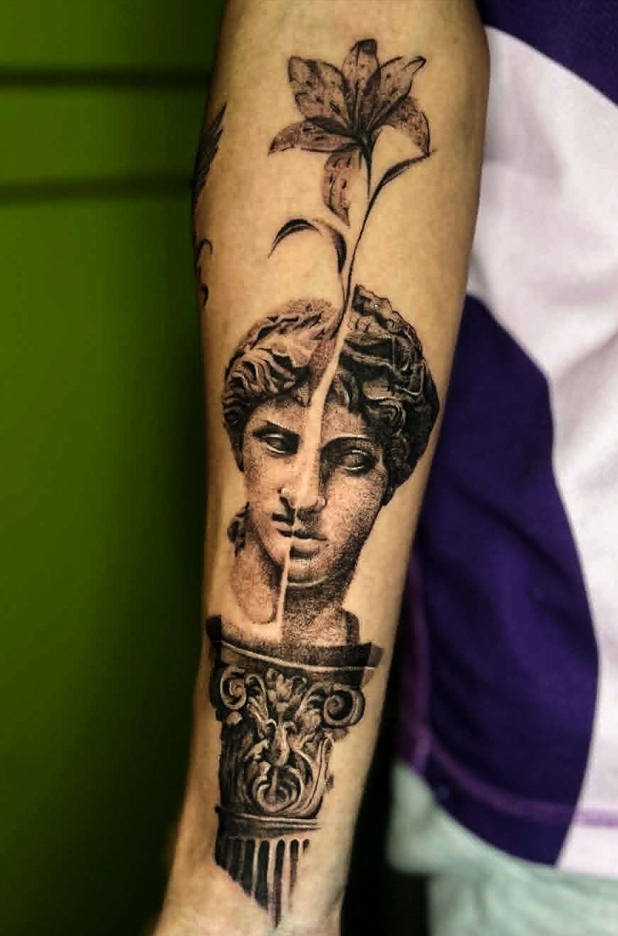 Example of a medium size tattoo design